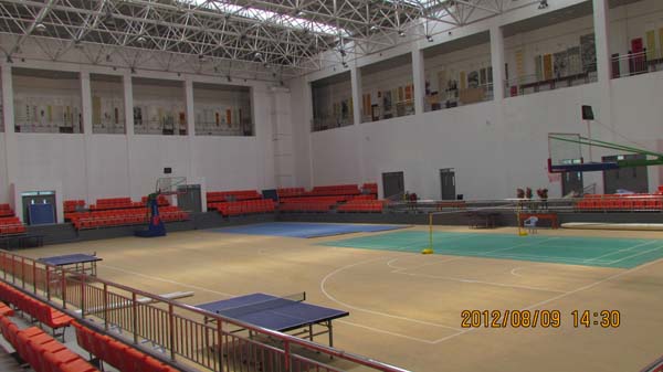漳县体育运动中心体育馆内景.jpg 漳县体育运动中心体育馆内景.jpg